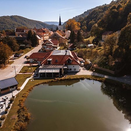 Kozjanski Dvor Подчетртек Экстерьер фото
